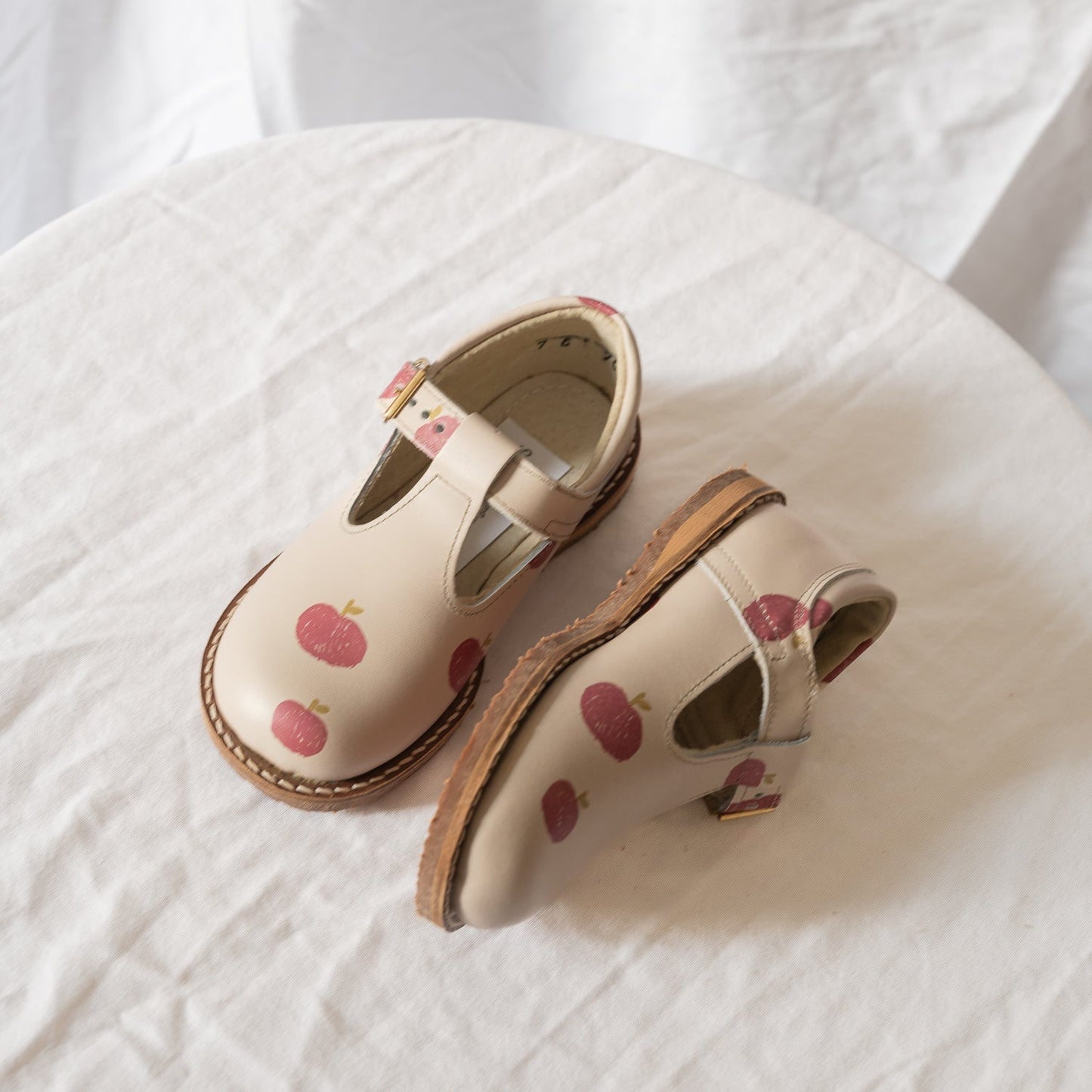 Flora T-Strap - Apple