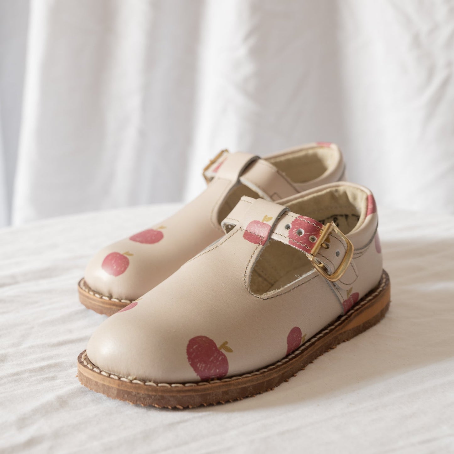 Flora T-Strap - Apple