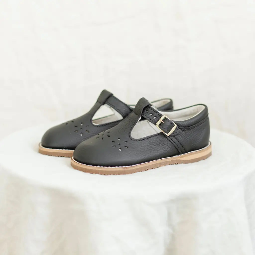Flora T-Strap - Black