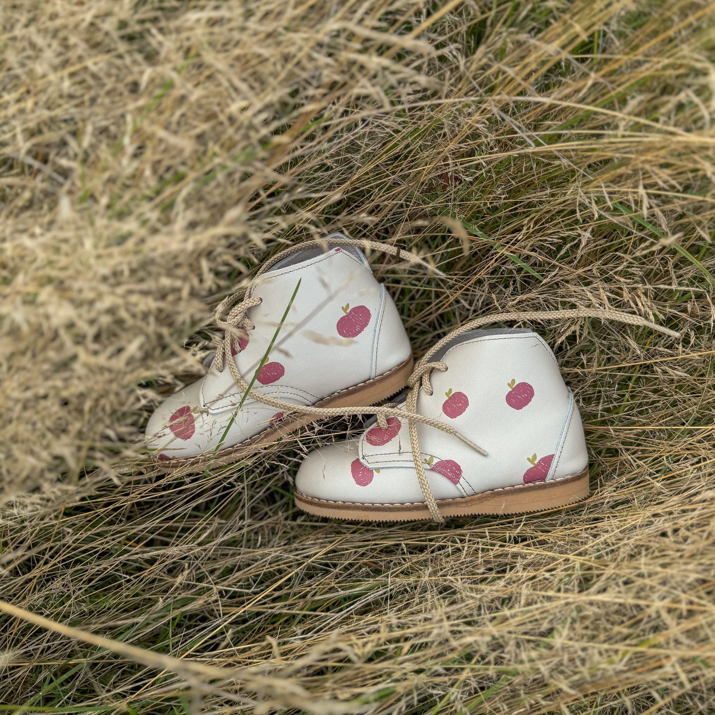 Milo Boot - Apple